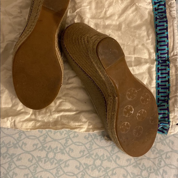 Used - Picture 2 of 3